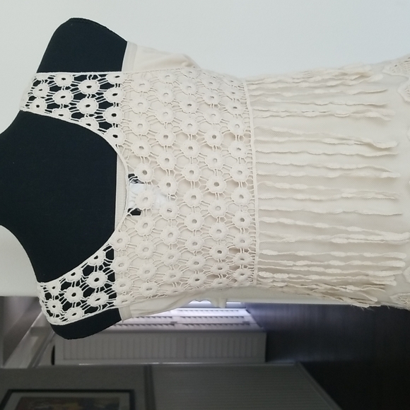 Boho Coverlet/Top. Cream. Size Small. - Picture 4 of 4